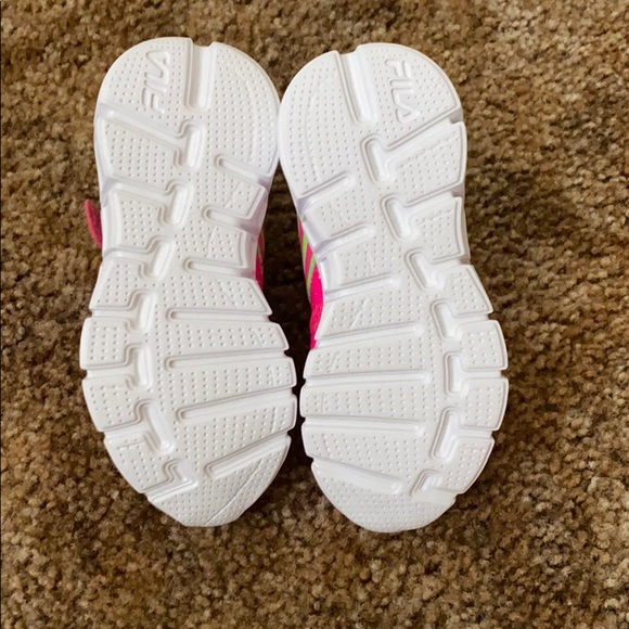 Fila sneakers for toddler girls - Picture 3 of 6